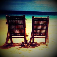 playlist - Music for a lounge bar in front of the sea